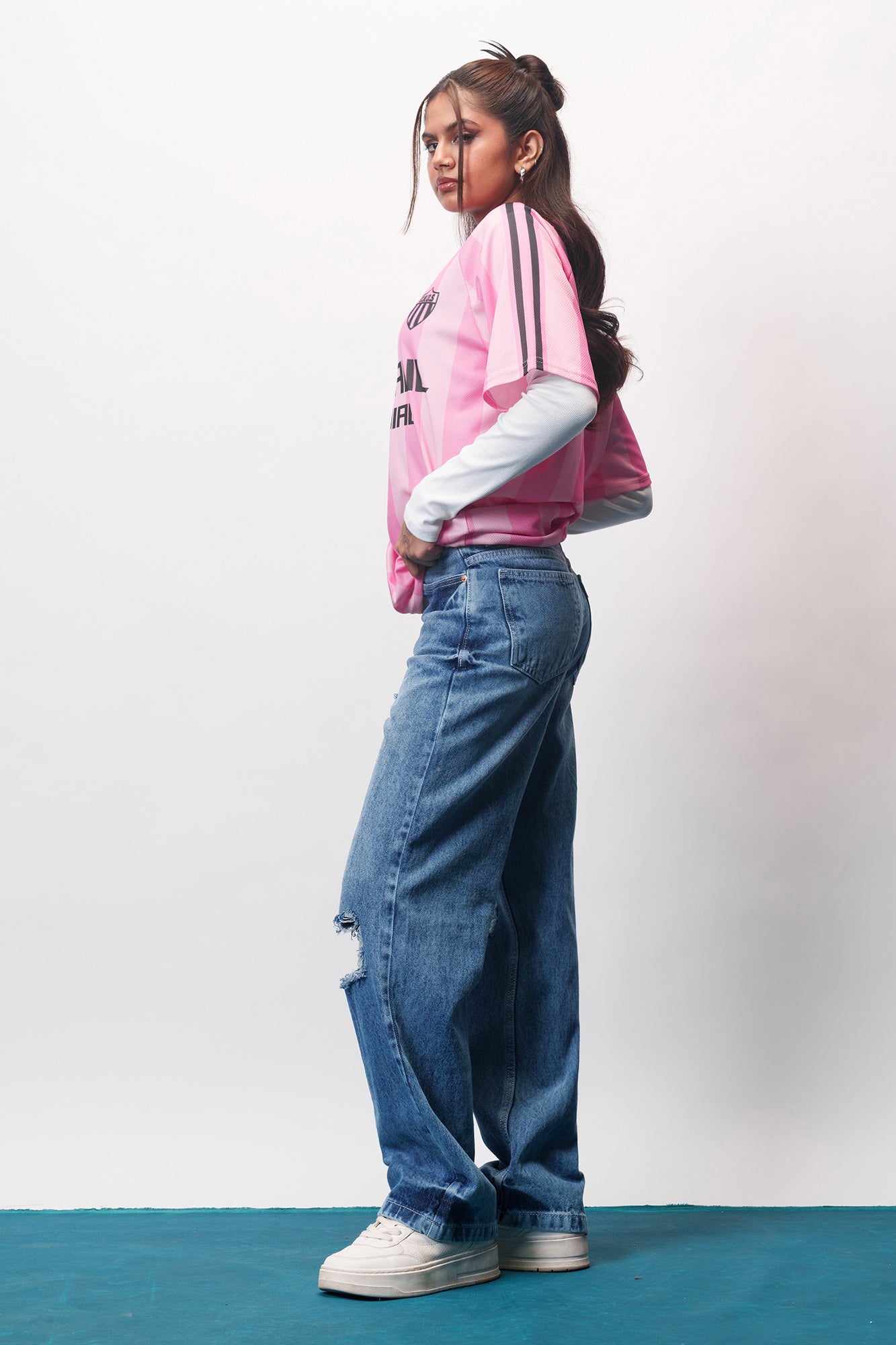 Chill Blue Ripped Women's Straight Jeans